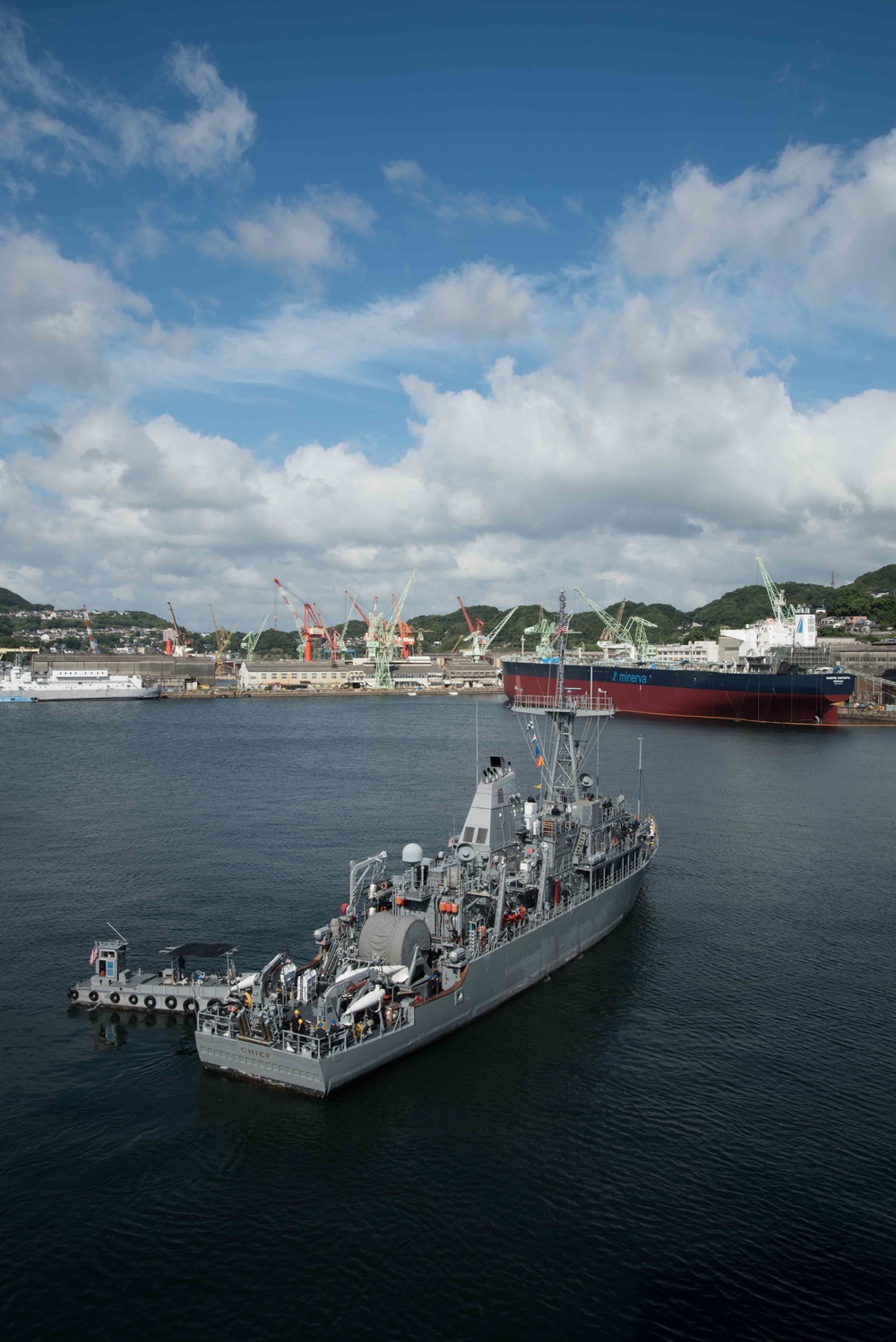 USS Chief departs Sasebo for training