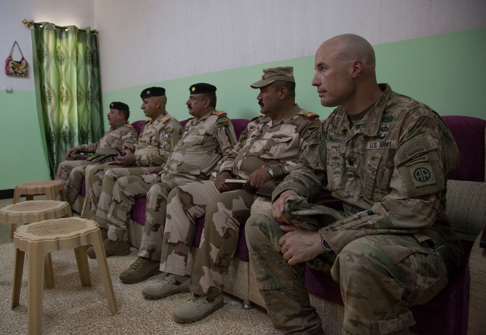 Commanding General Meets with ISF and Coalition Forces