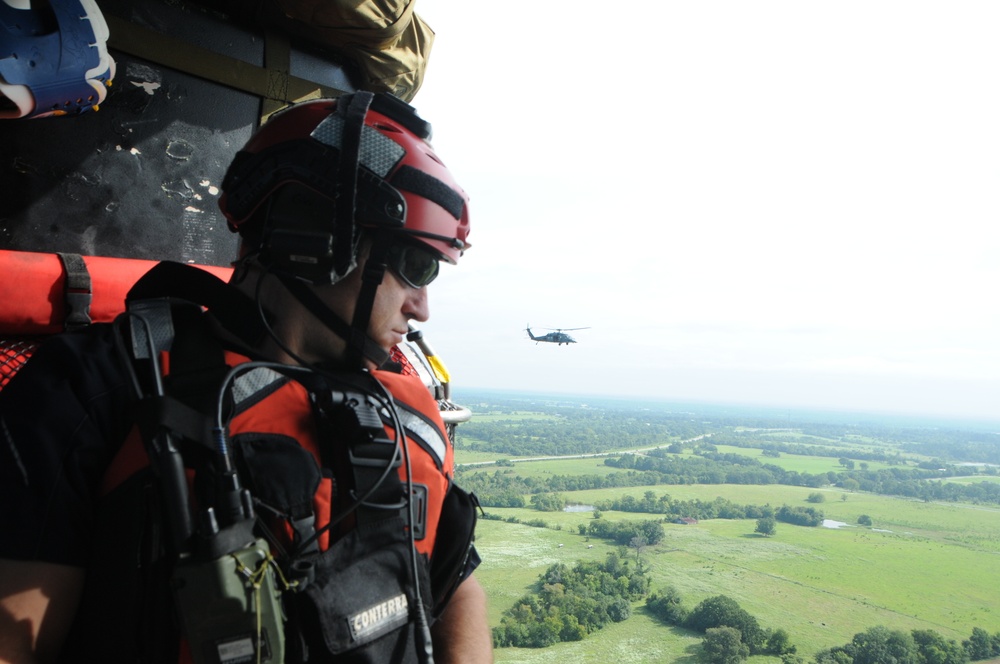 106th Rescue Wing conducts search and rescue mission in Texas
