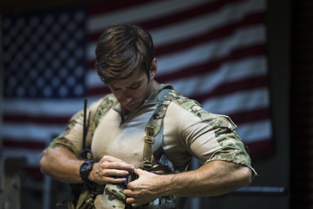 82nd ERQS Conducts HALO Jump