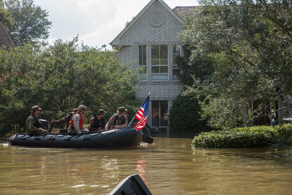 4th Reconnaissance Marines support rescue efforts in wake of Hurricane Harvey