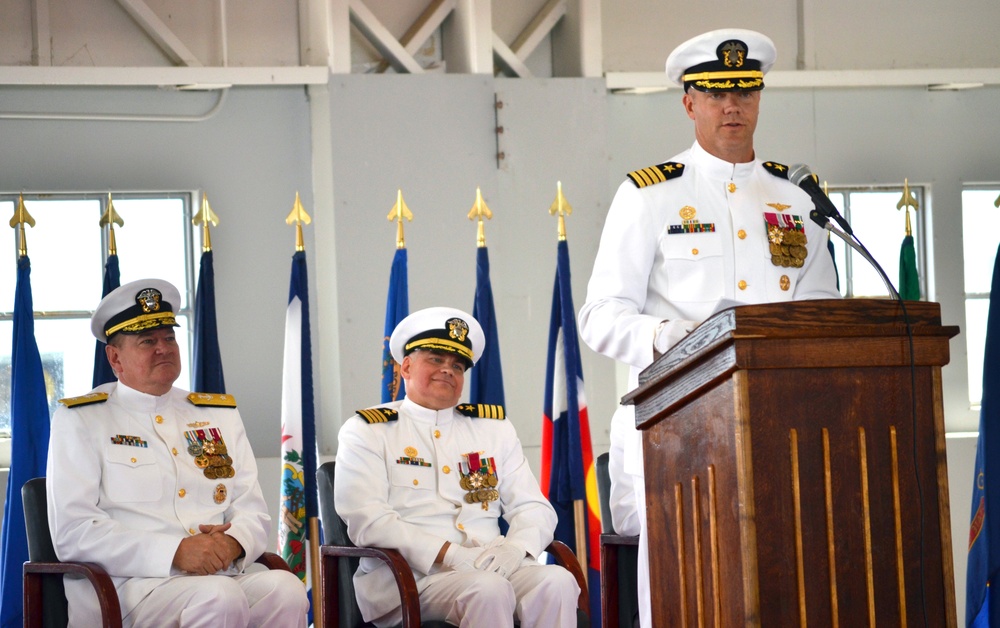 Hammond Assumes Command of NAS Patuxent River