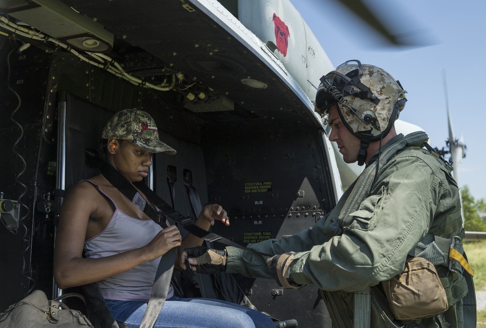 Marines with Marine Forces Reserve help out victims of Hurricane Harvey