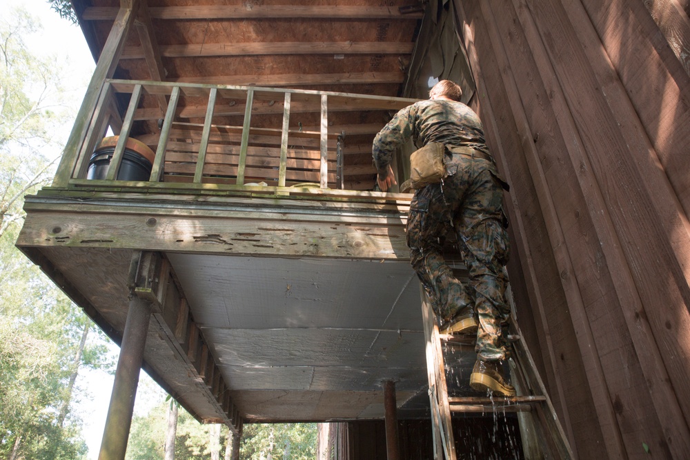 4th Reconnaissance Marines support rescue efforts in wake of Hurricane Harvey