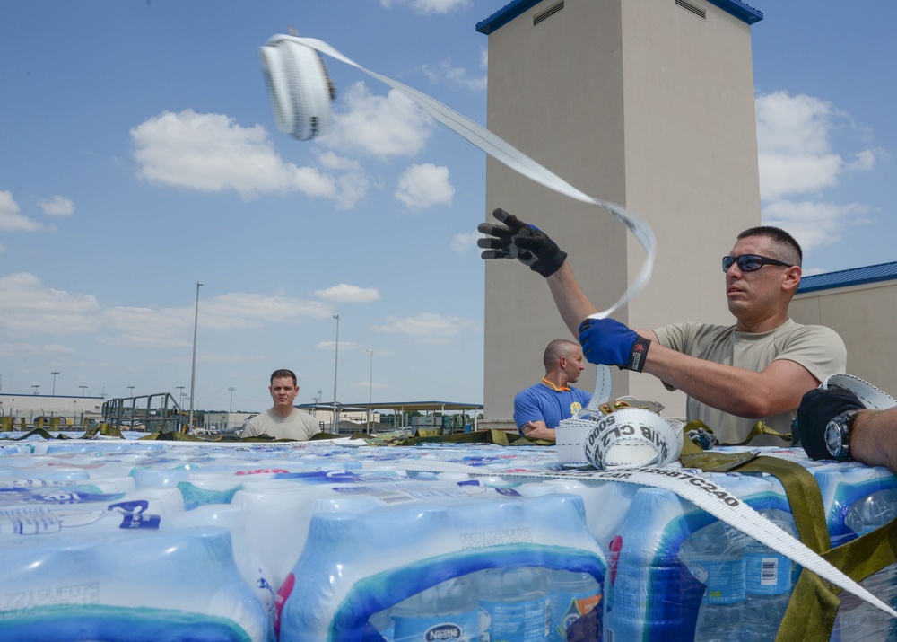 Providing water: USAF Guardsmen, Reservist joint mission