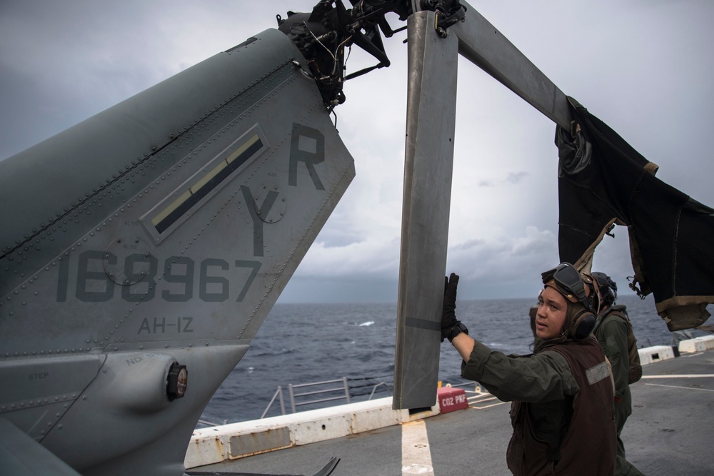 USS San Diego (LPD 22) Flight Deck Operations