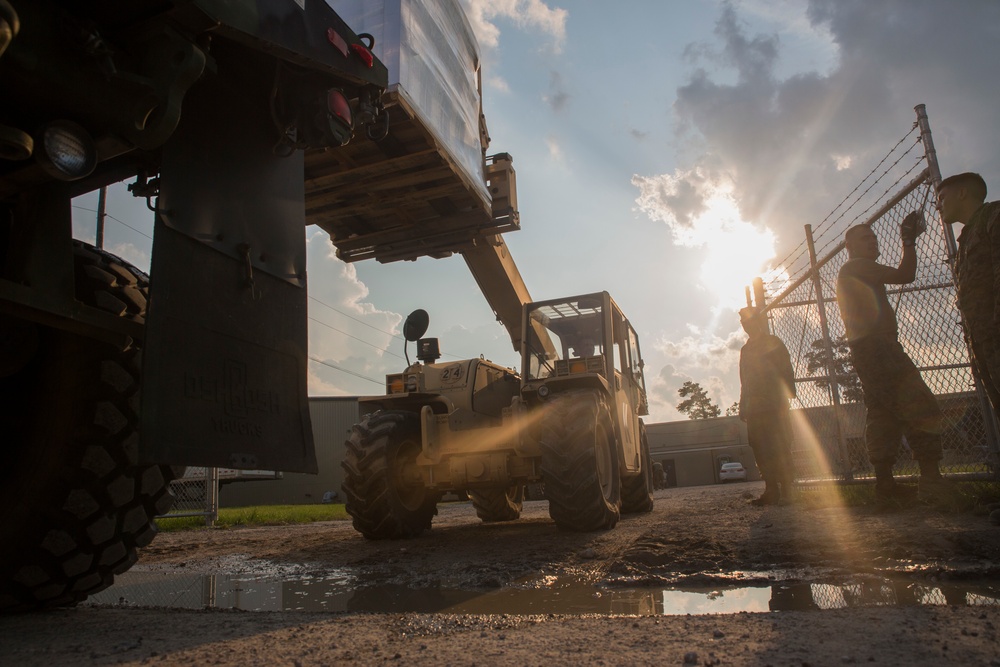 14th Marines and MWSS-473 transport supplies to Hurricane relief efforts