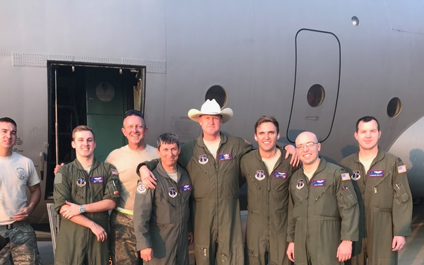 Missouri aircrew evacuates people in Texas