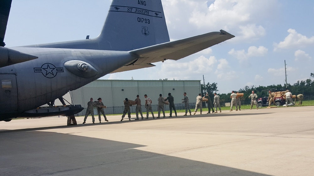 Missouri aircrew evacuates people in Texas