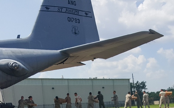 Missouri aircrew evacuates people in Texas