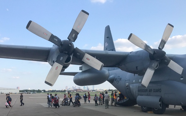 Missouri aircrew evacuates people in Texas