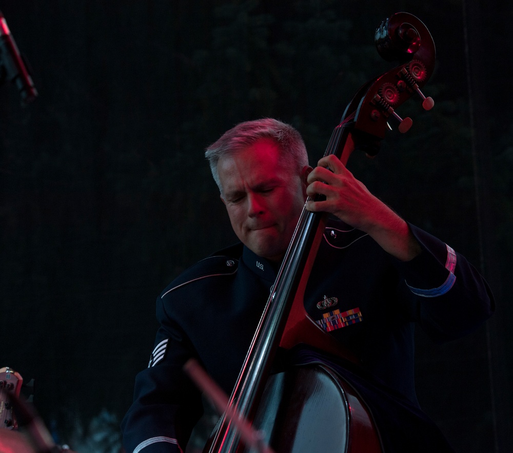 USAFE jazz band rocks Slovakian celebration
