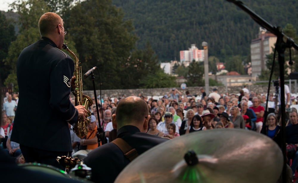 USAFE jazz band rocks Slovakian celebration