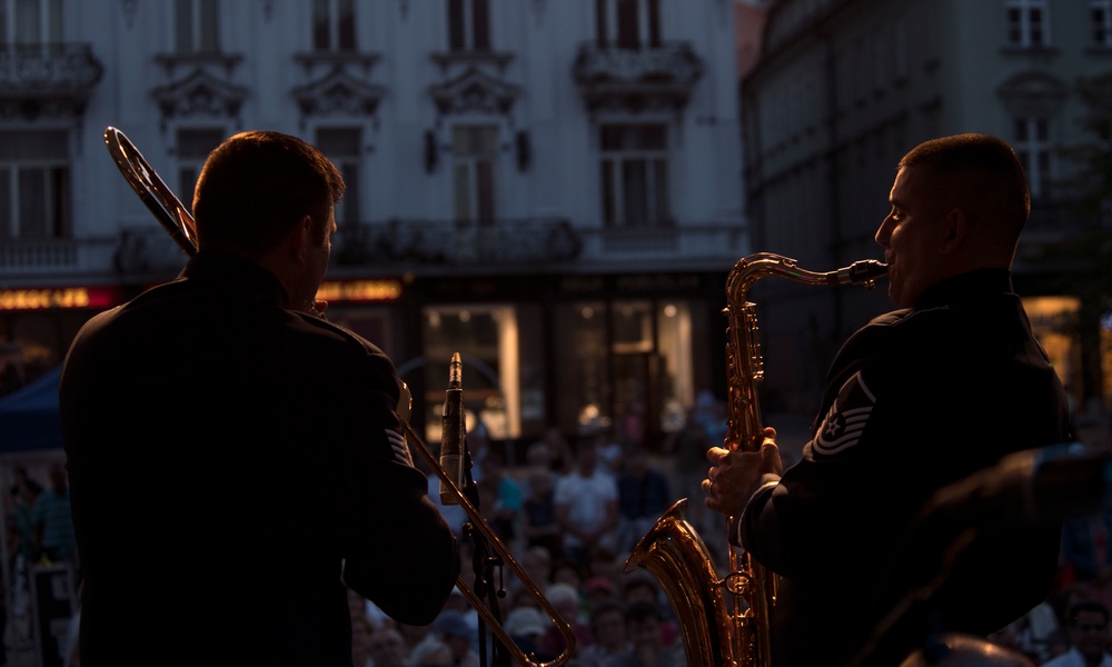 US, Slovakia jazz up celebration