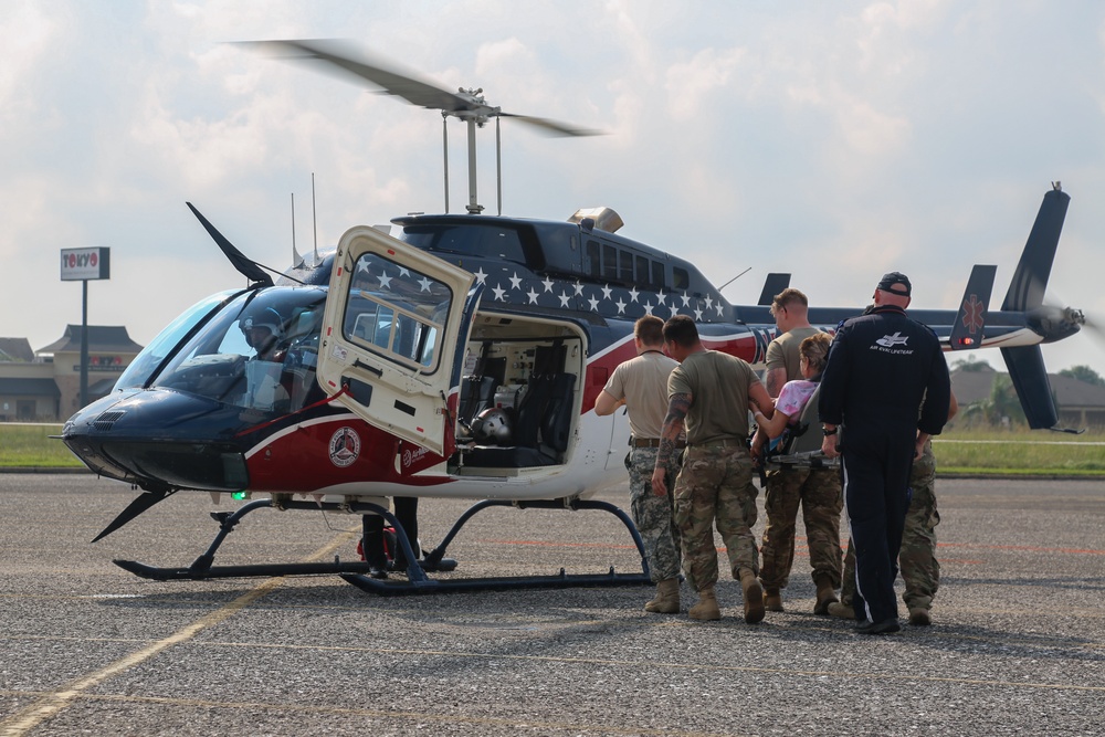 1-143 Infantry Regiment (Airborne Battalion) Assists in Medical Operations