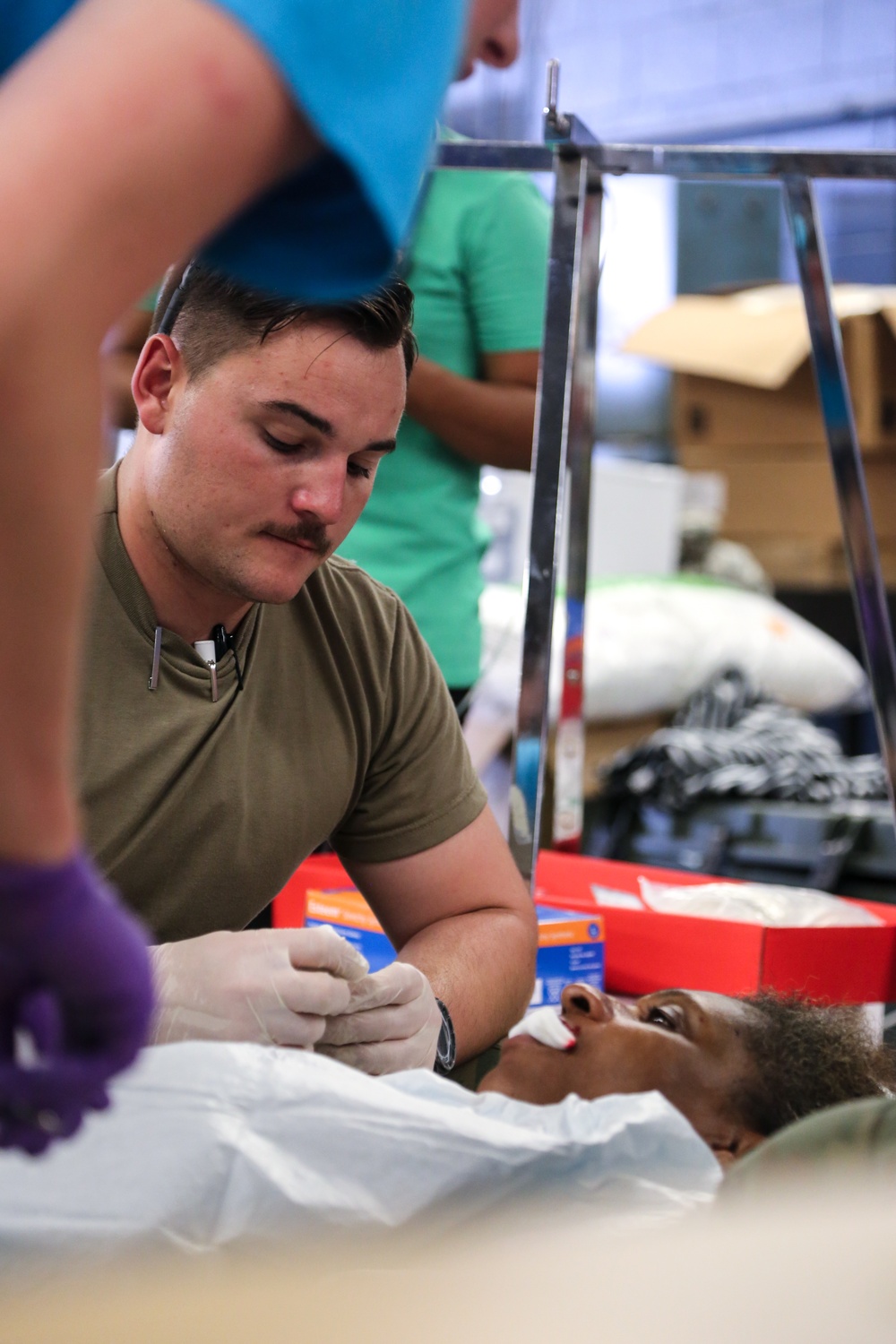 1-143 Infantry Regiment (Airborne Battalion) Assists in Medical Operations