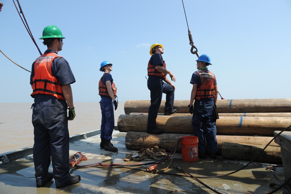 Aids to Navigation Teams work to restore Texas ports