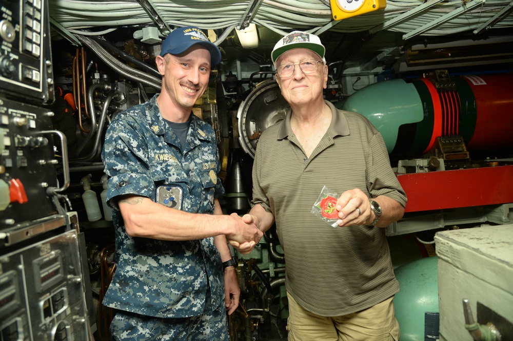 WWII Submarine Veteran tours USS Pasadena during Fleet Week 2017