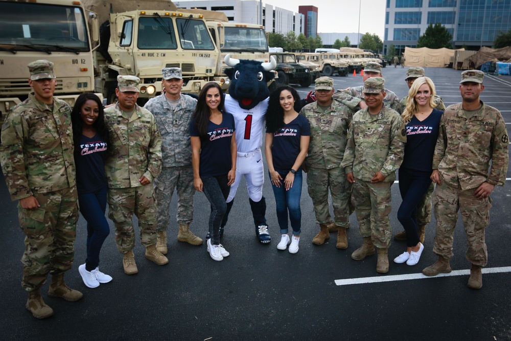 DVIDS - Images - The Houston Texans Cheerleaders visit Active Duty Soldiers  [Image 2 of 2]