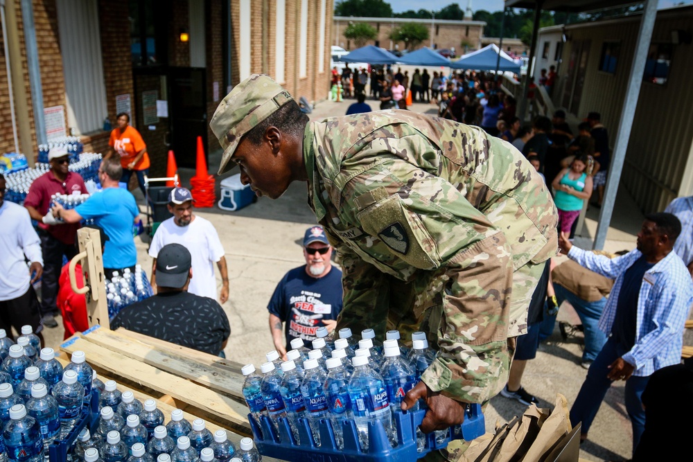 Hurricane Harvey: Soldiers Continue to Recon and Resupply Houston Area