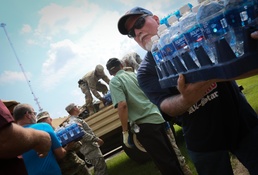 Hurricane Harvey: Soldiers Continue to Recon and Resupply Houston Area