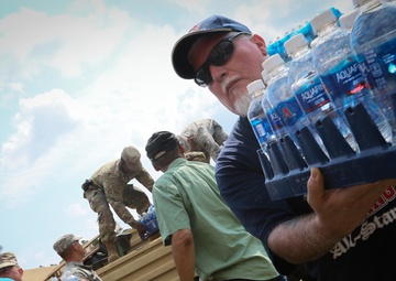 Hurricane Harvey: Soldiers Continue to Recon and Resupply Houston Area