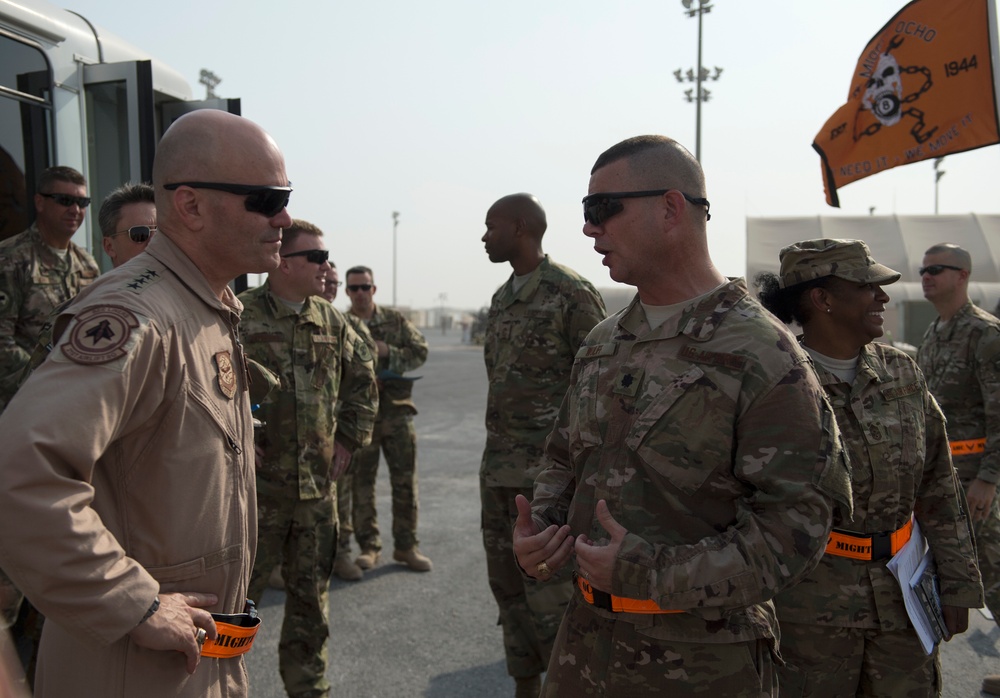 AMC Commander and Chief visit the 8th EAMS