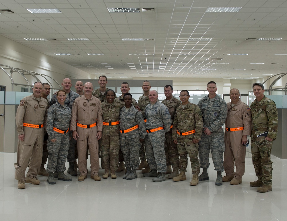 AMC Commander and Chief visit the 8th EAMS