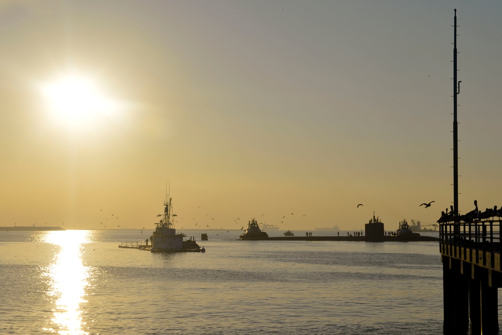 Ships Depart After LA Fleet Week