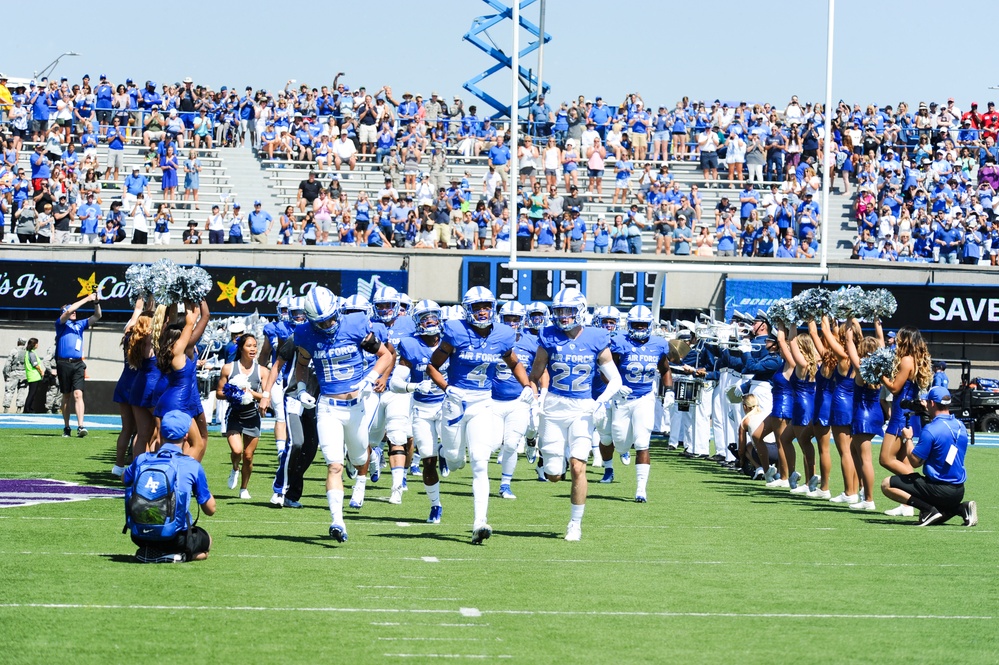 Falcons defeat VMI, 62-0
