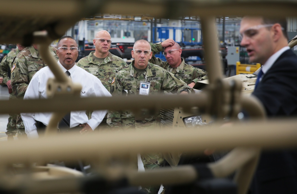 Summit brings Army industry leaders new perspective