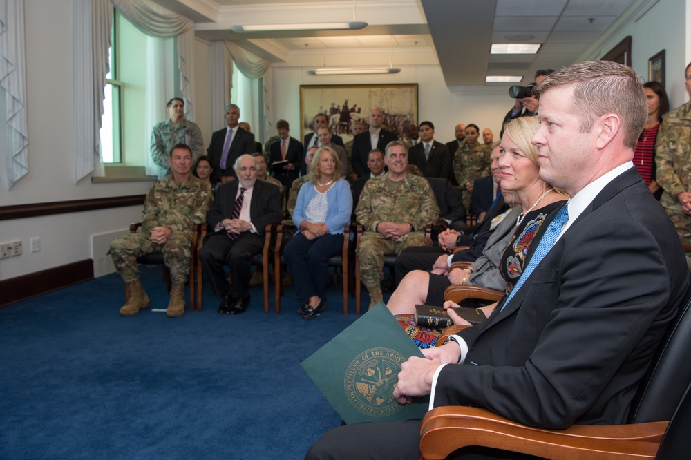 SD formally swears in the 33rd Under Secretary of the Army