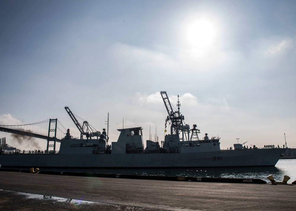 Ships Depart After LA Fleet Week