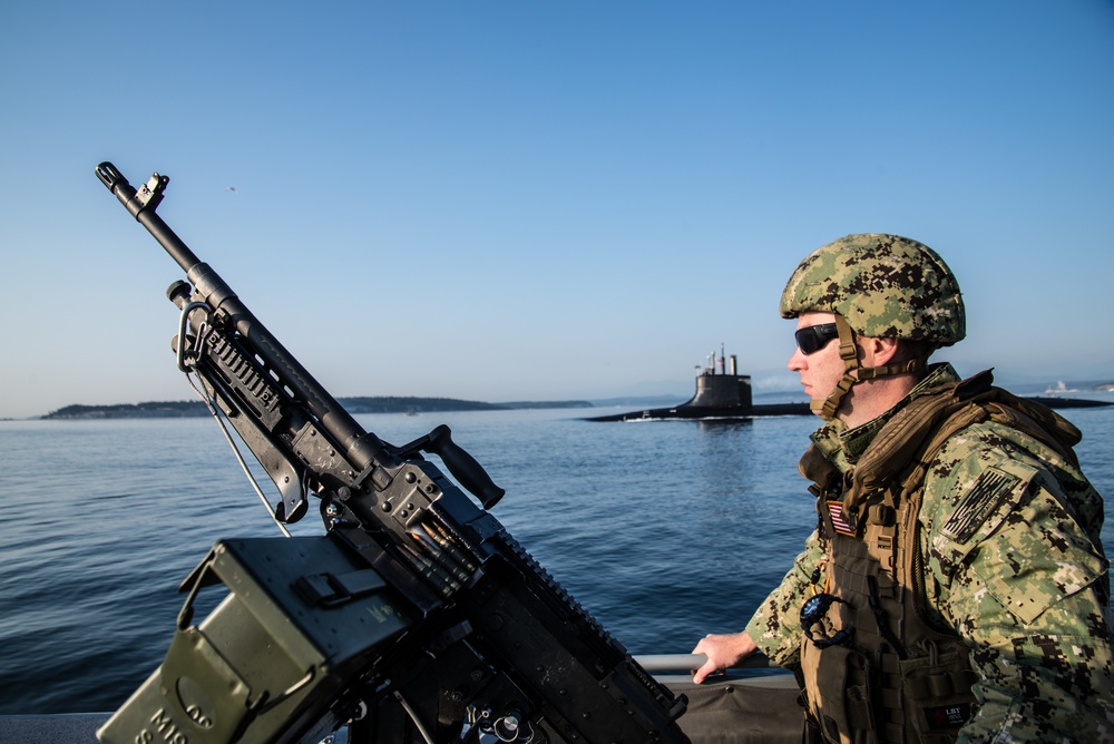 CRS 11 HVU Pacific Northwest Conducts HVA Escort Mission