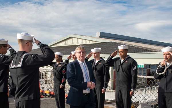 U.S. Consulate and Victorian Parliament staff tours USS Bonhomme Richard (LHD 6) in Melbourne, Australia