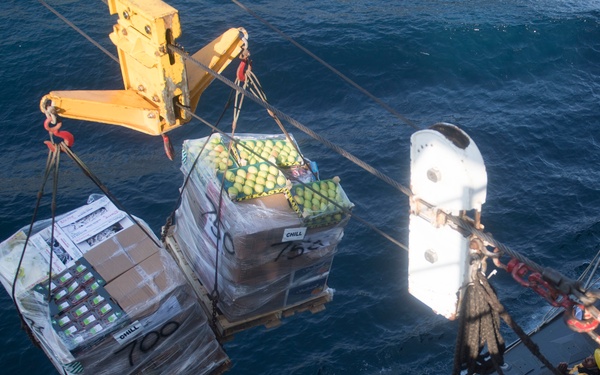 USS Lake Erie (CG 70) recieves supplies