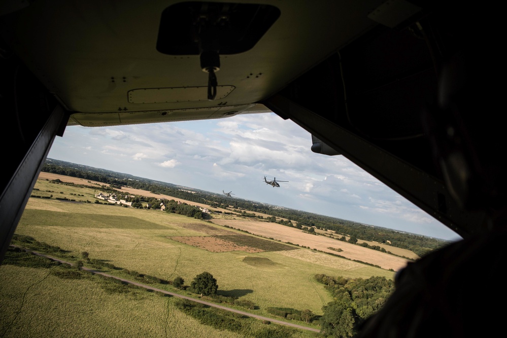 Joint Formation CV-22 and HH-60