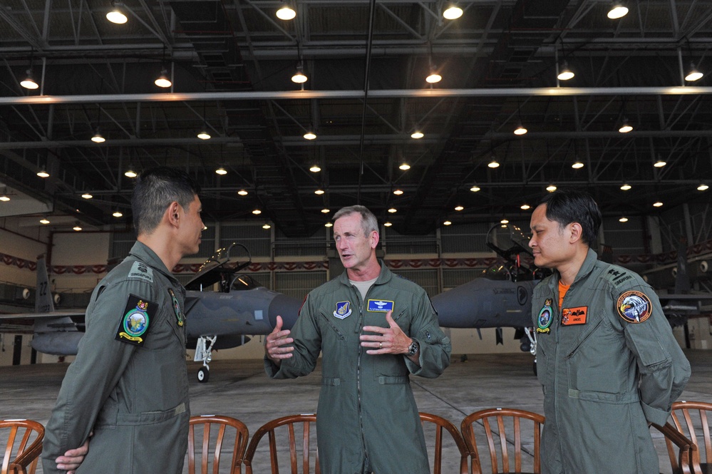 PACAF commander meets with Singapore leaders