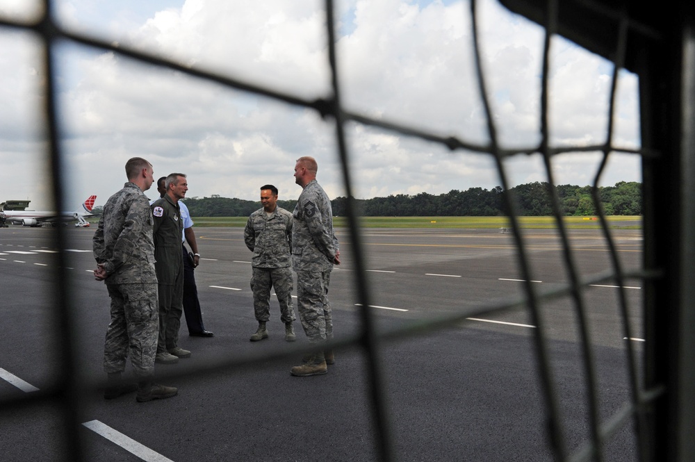 PACAF commander meets with Singapore leaders