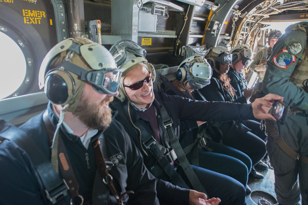 Marines fly with Detroit dignitaries