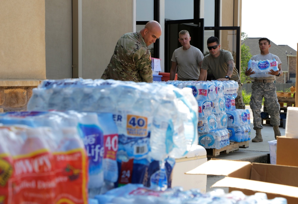 Soldiers Help Distributing Supplies
