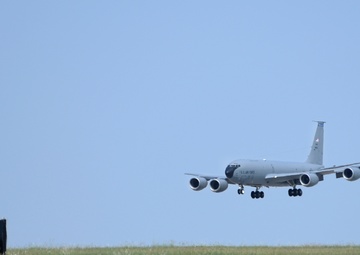 McConnell welcomes evacuated MacDill aircraft