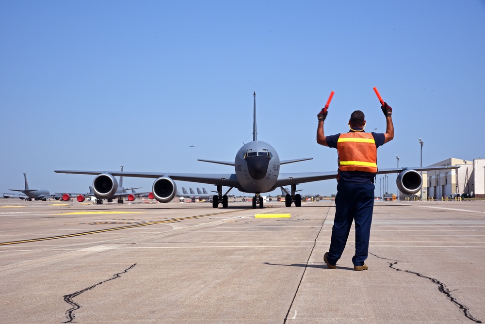 McConnell welcomes evacuated MacDill aircraft