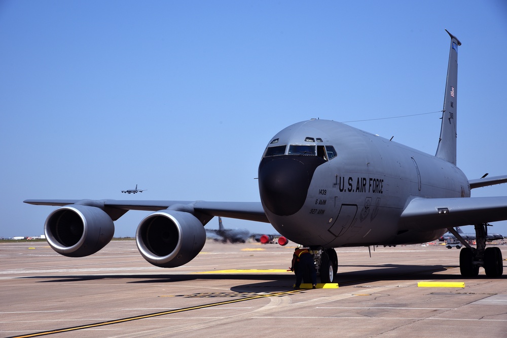 Dvids Images Mcconnell Welcomes Evacuated Macdill Aircraft Image 5 Of 6 6594