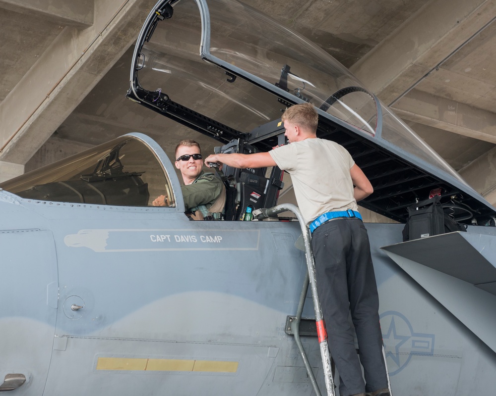 Team Kadena exercises aircraft prep