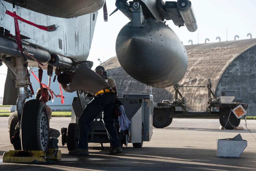 Team Kadena exercises aircraft prep