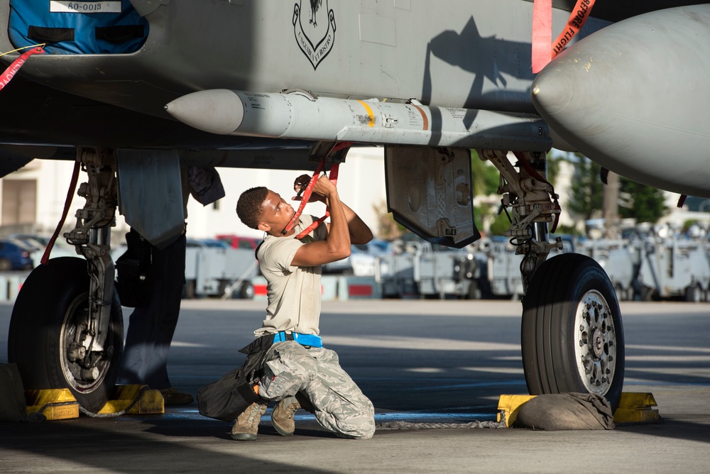 Team Kadena exercises aircraft prep