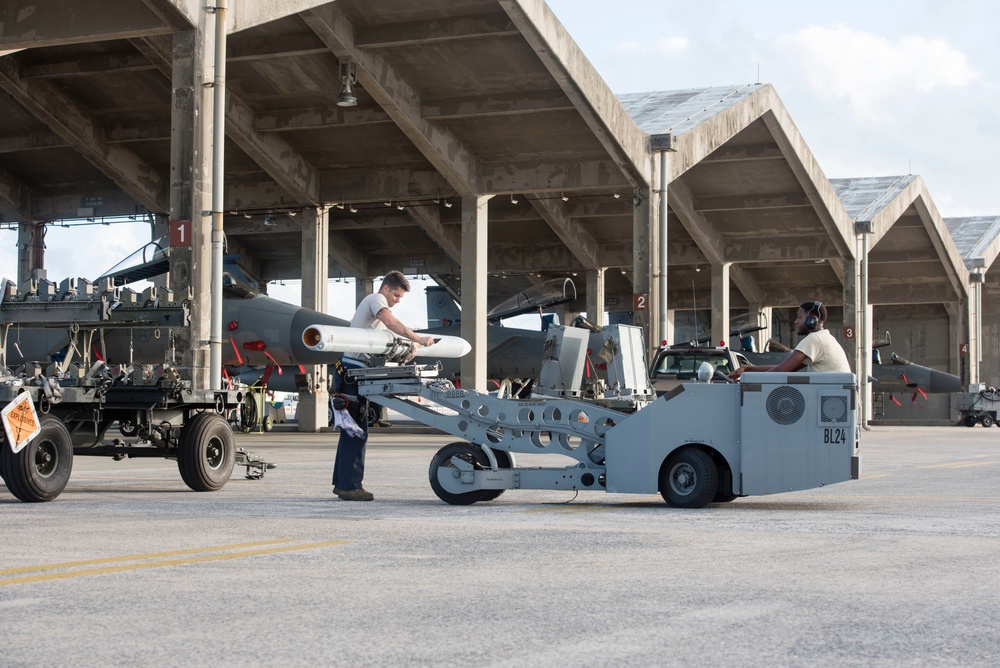 Team Kadena exercises aircraft prep