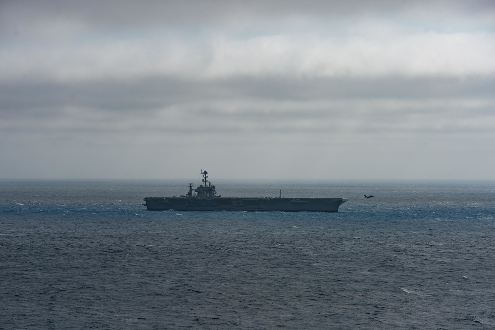 Stennis Conducts Carrier Qualificaitons