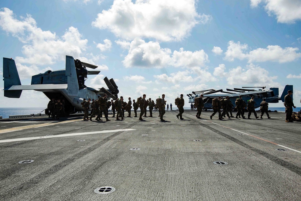 BLT 2/6, VMM 162 (REIN) rehearse preliminary boarding procedures aboard the USS Kearsarge